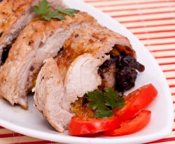 Свинина с черносливом и курагой, запеченная в духовке - фоторецепт