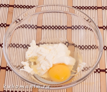 яйцо взбитое с майонезом